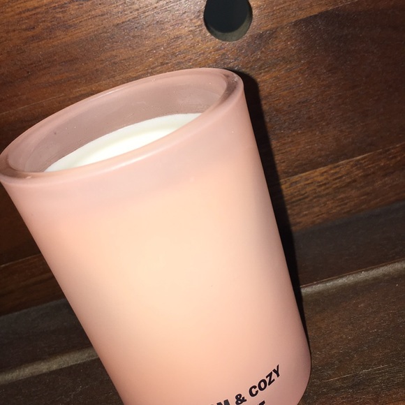 FIrM Lot of 4 candles NEW VS PinK warm & cozy - Picture 9 of 10